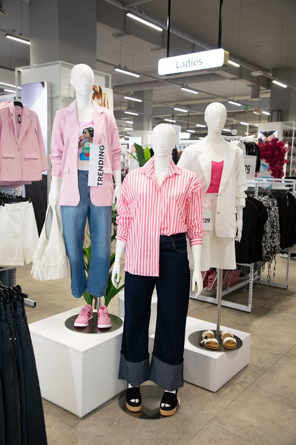 Jet welcomes new flagship Sandton City store with an enhanced value retail shopping experience 27 Jet Sandton Ladies 1